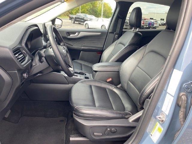 Ford Escape Platinum AWD 2025