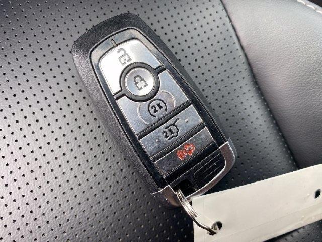 Ford Escape Platinum AWD 2025