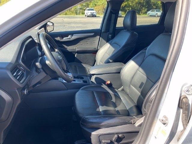 Ford Escape Platinum AWD 2025