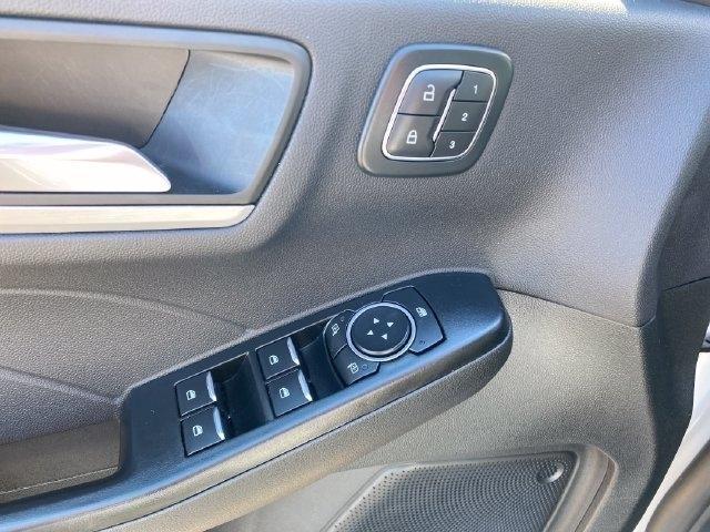 Ford Escape Platinum AWD 2025