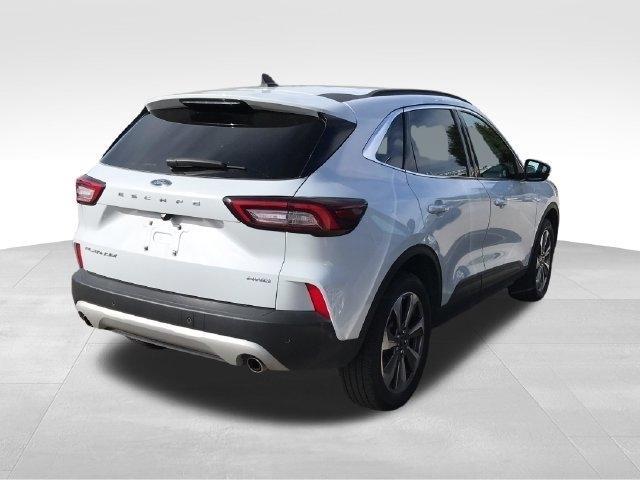 Ford Escape Platinum AWD 2025