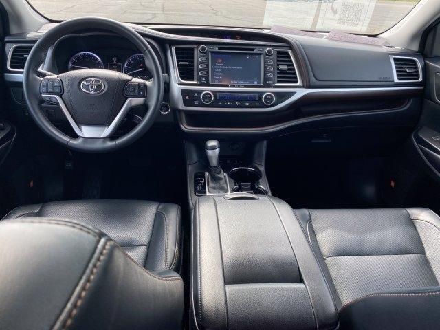 Toyota Highlander Limited AWD V6 2016