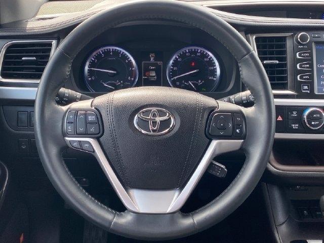 Toyota Highlander Limited AWD V6 2016