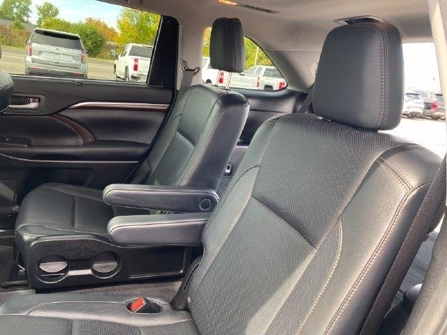 Toyota Highlander Limited AWD V6 2016