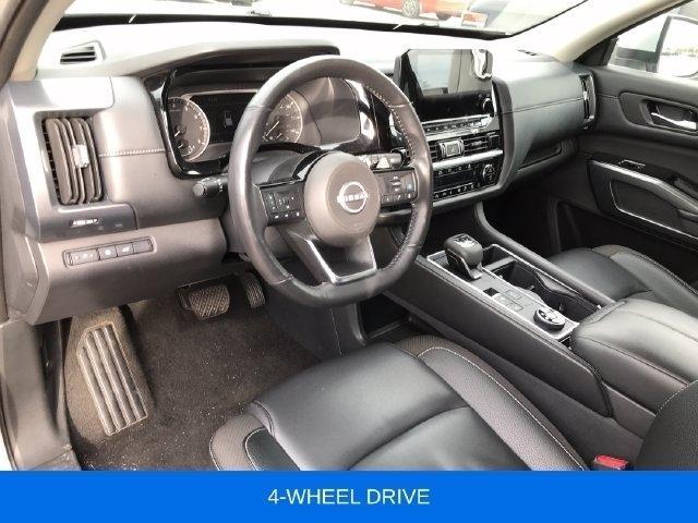 Nissan Pathfinder SL 4WD 2025