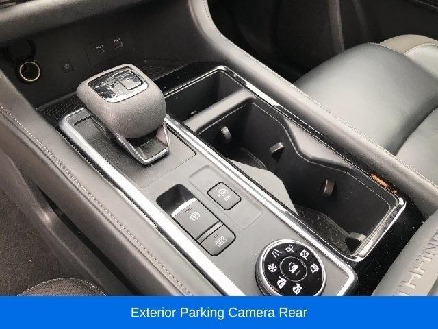 Nissan Pathfinder SL 4WD 2025