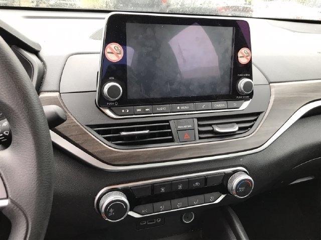 Nissan Altima 2.5 SV 2025