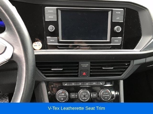 Volkswagen Jetta SE 2024