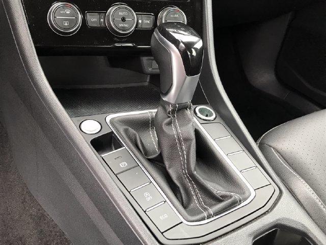 Volkswagen Jetta SE 2024