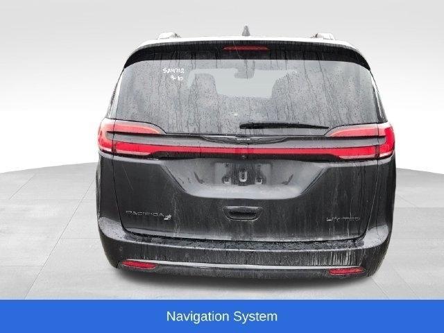 Chrysler Pacifica Limited 2025