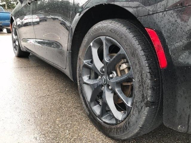 Chrysler Pacifica Limited 2025