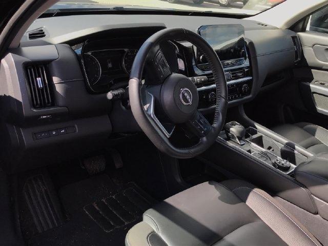 Nissan Pathfinder SL 4WD 2025