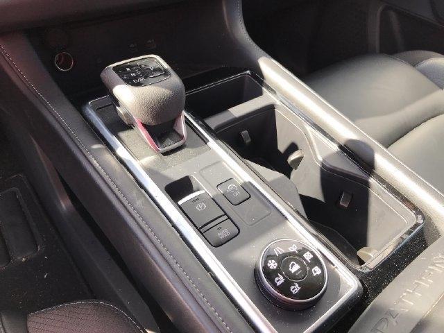Nissan Pathfinder SL 4WD 2025