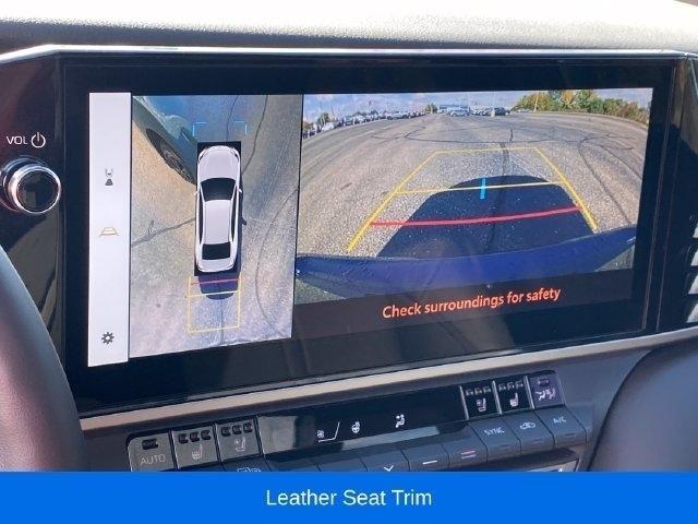 Toyota Camry Hybrid SE AWD 2025