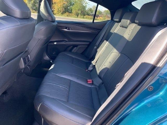 Toyota Camry Hybrid SE AWD 2025