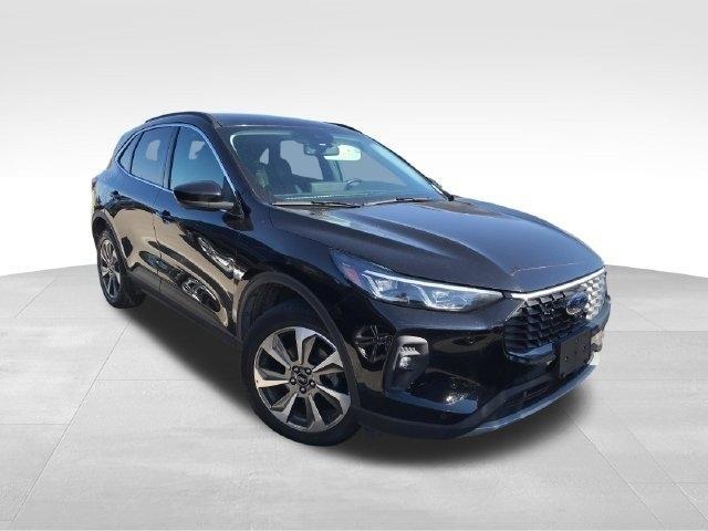 Ford Escape Platinum AWD 2024