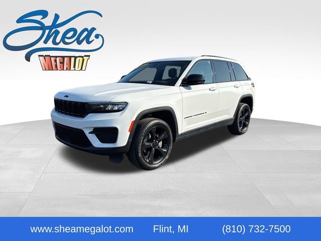2022 Jeep Grand Cherokee Laredo 4WD