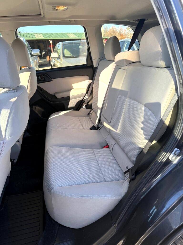 2016 Subaru Forester i Premium's photo