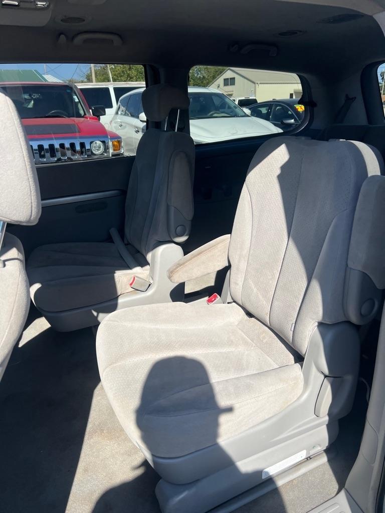 Hyundai Entourage  2007