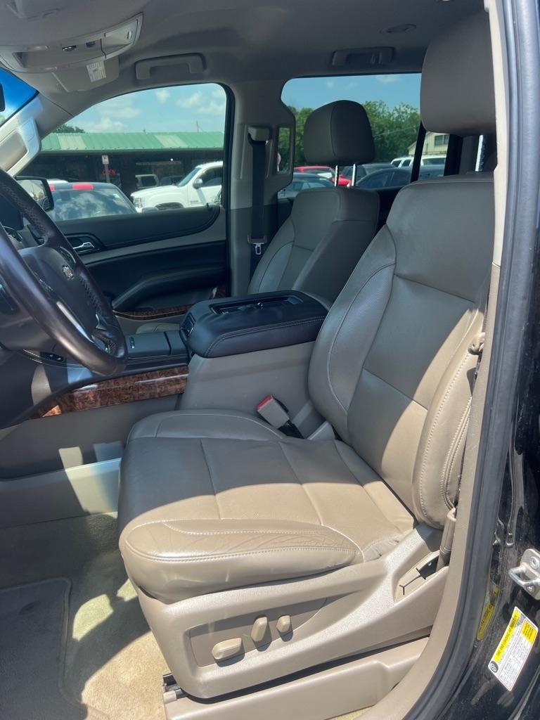 Chevrolet Suburban  2017