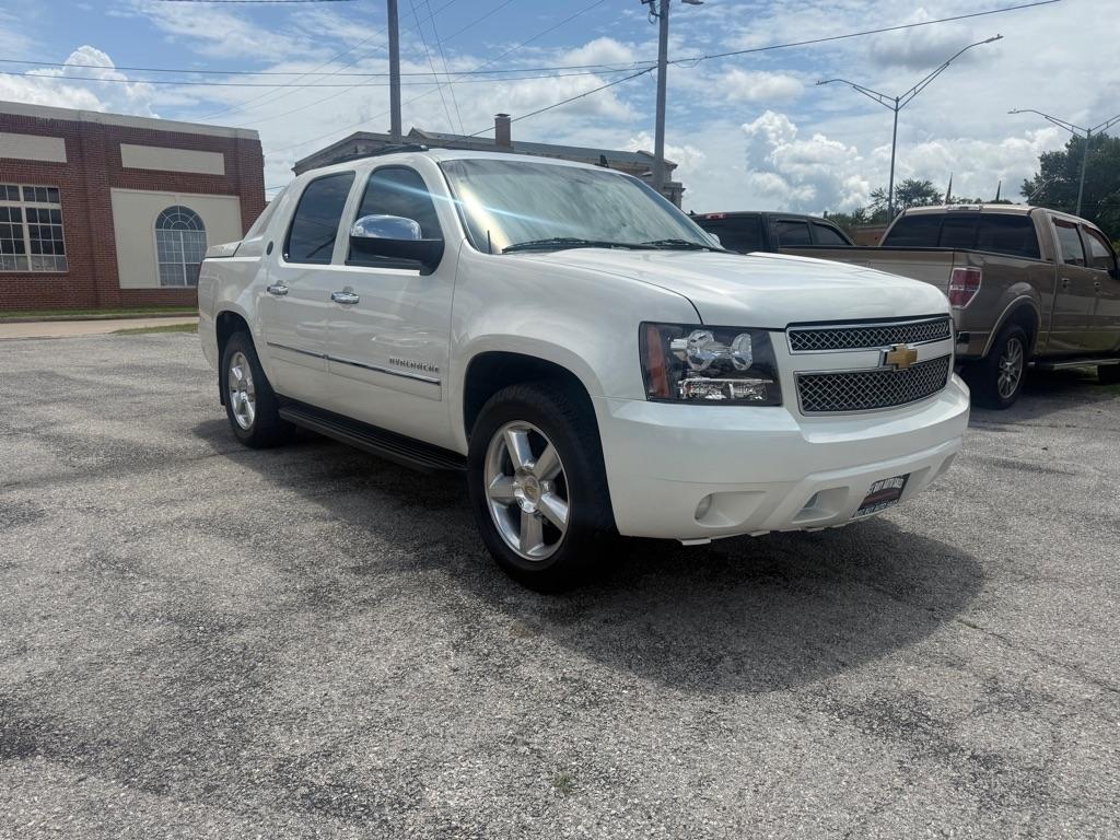 Chevrolet Avalanche  2013