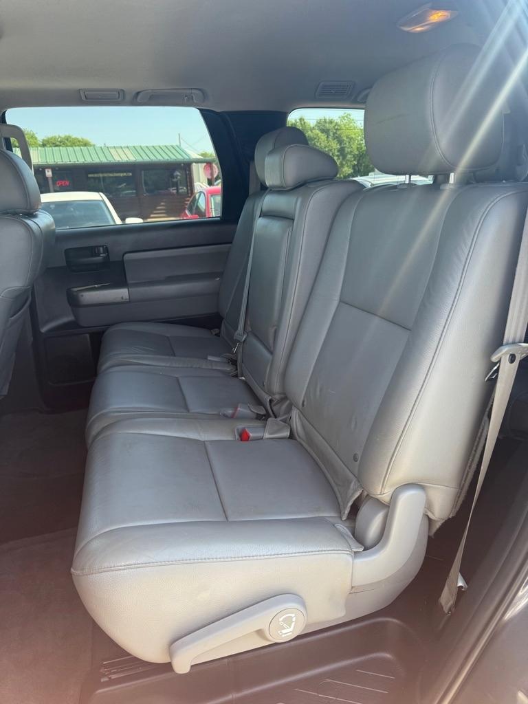 Toyota Sequoia  2016