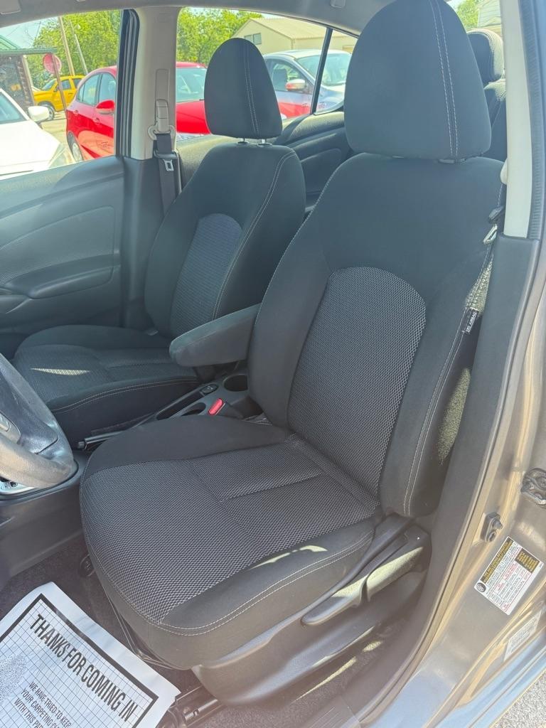 Nissan Versa  2017