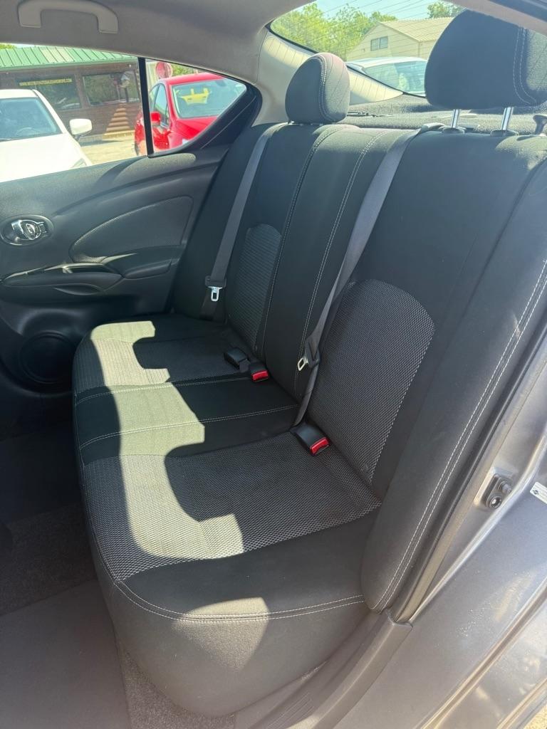 Nissan Versa  2017
