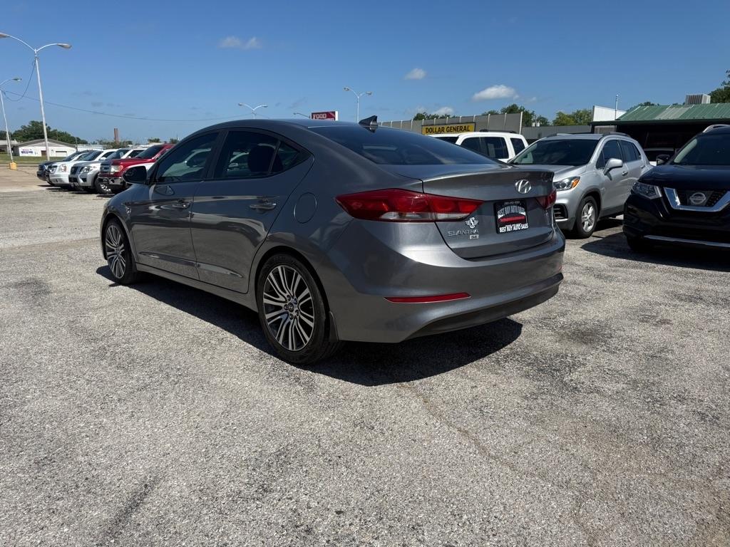 Hyundai Elantra  2017