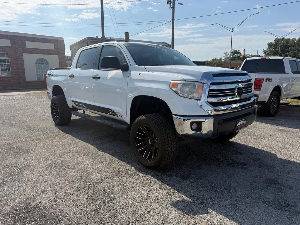Toyota Tundra  2017