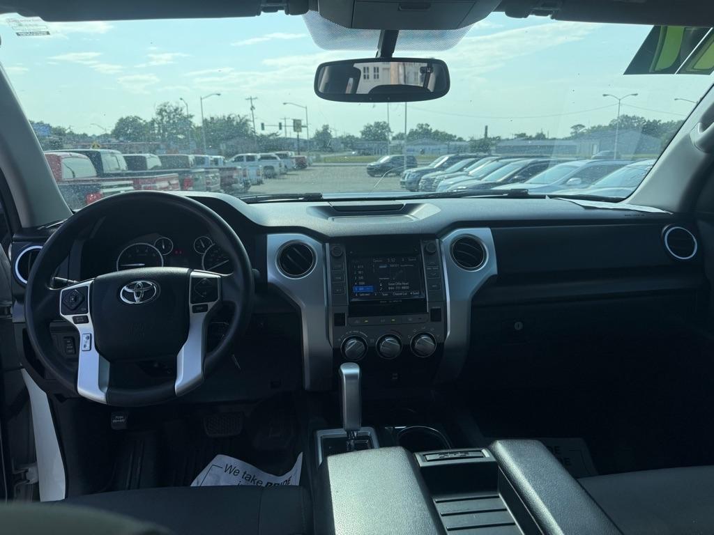 Toyota Tundra  2017