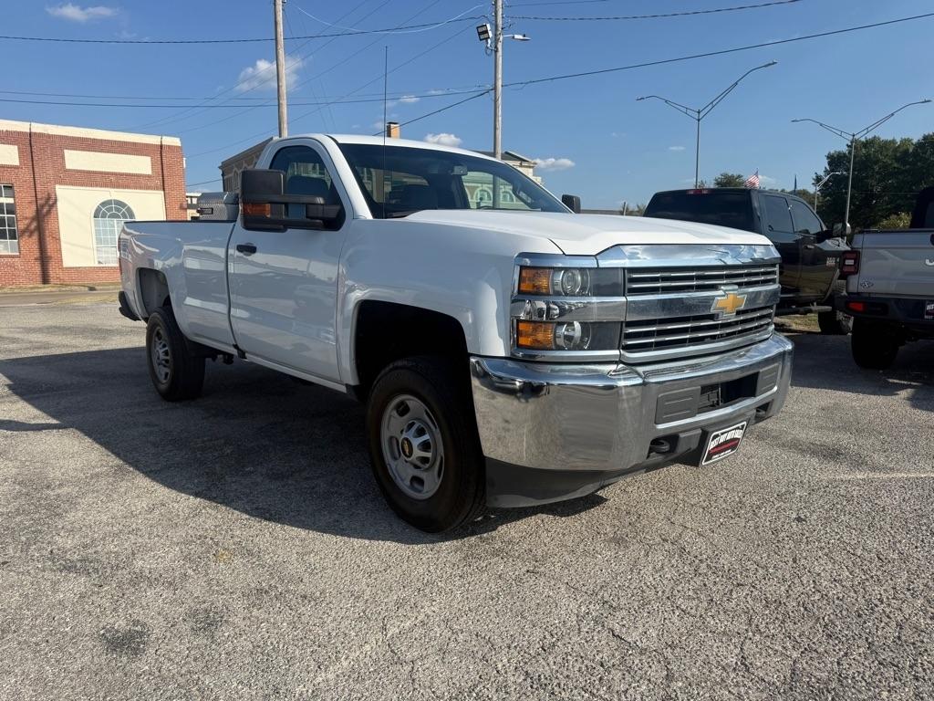 Chevrolet Silverado photo 4