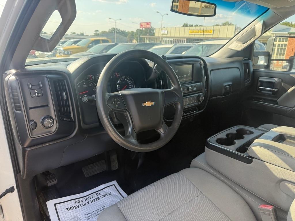 Chevrolet Silverado photo 7