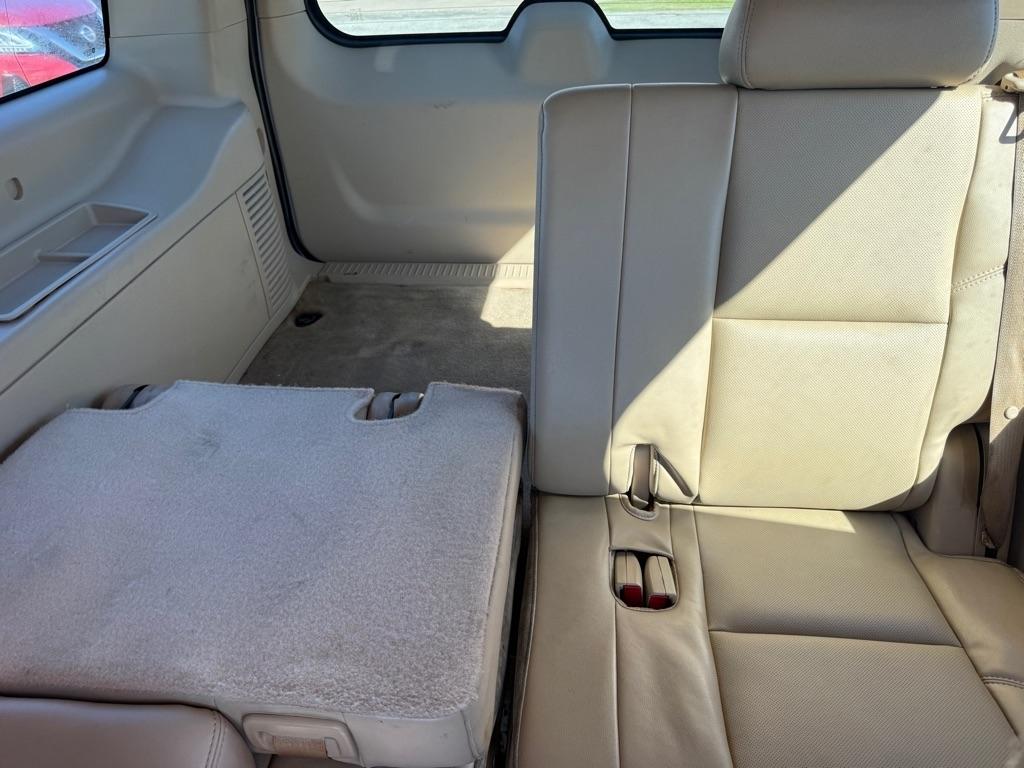Chevrolet Suburban photo 7