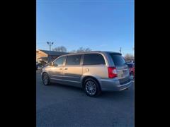 2013 Chrysler Town & Country 