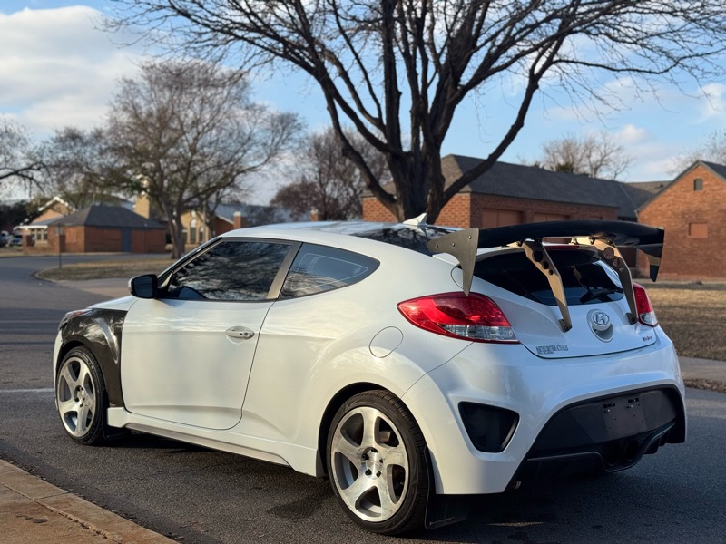 Hyundai Veloster Base 2013