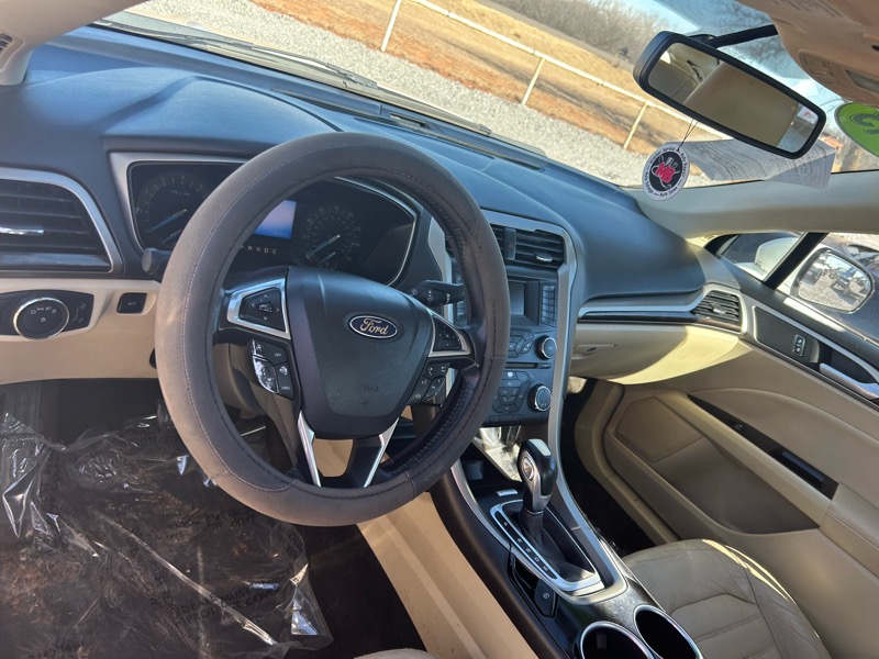 Ford Fusion SE 2013