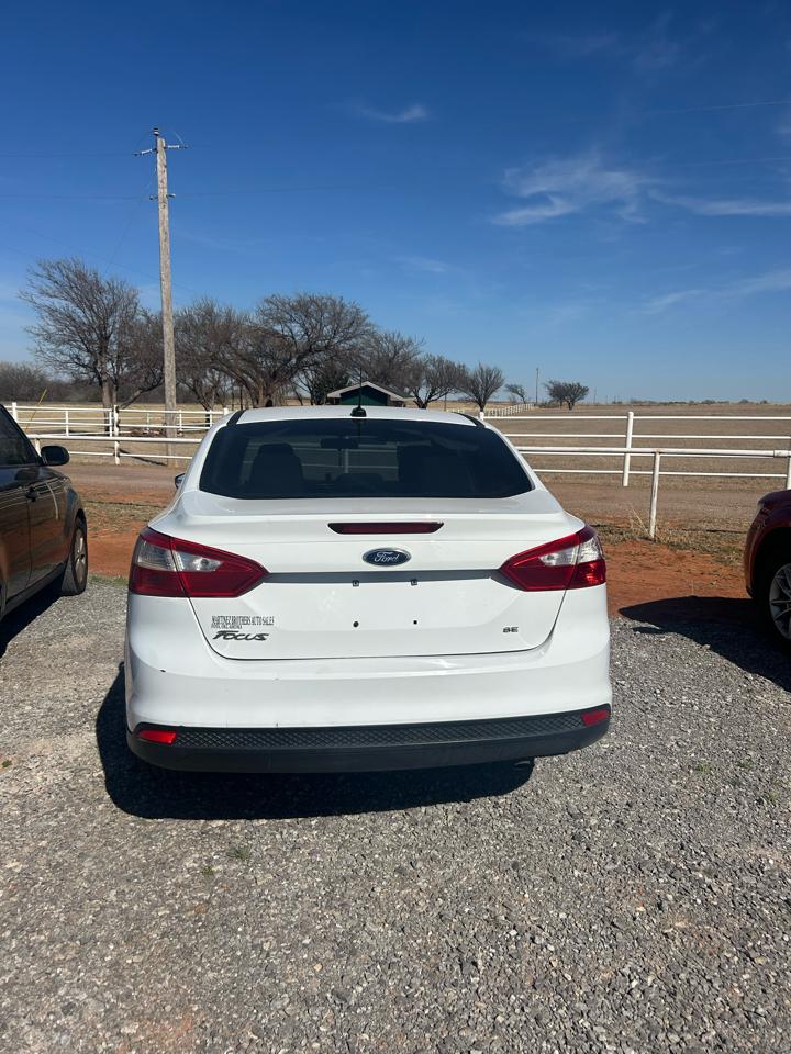 Ford Focus SE Sedan 2012