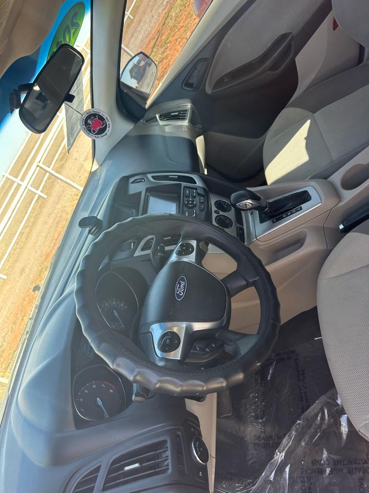 Ford Focus SE Sedan 2012