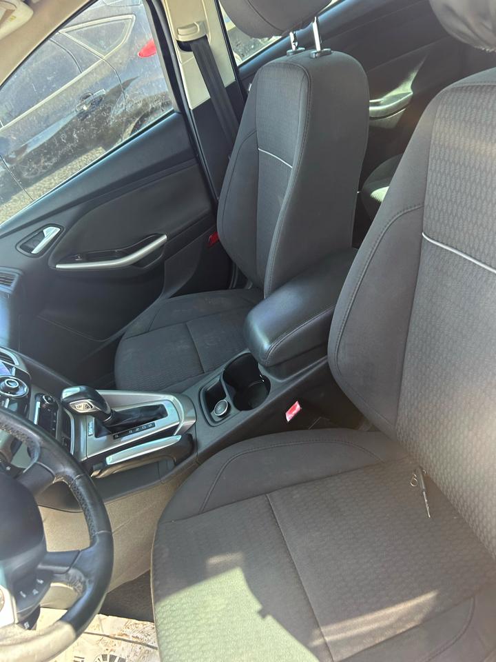 Ford Focus SEL Sedan 2012