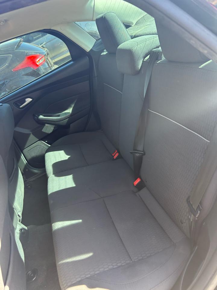 Ford Focus SEL Sedan 2012