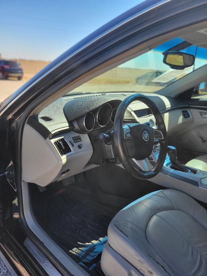 Cadillac CTS Base 2012