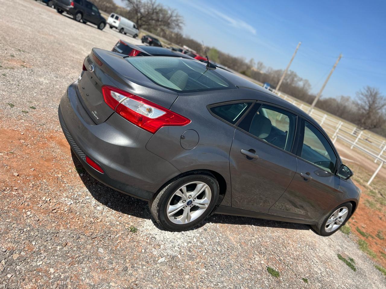 Ford Focus SE Sedan 2014