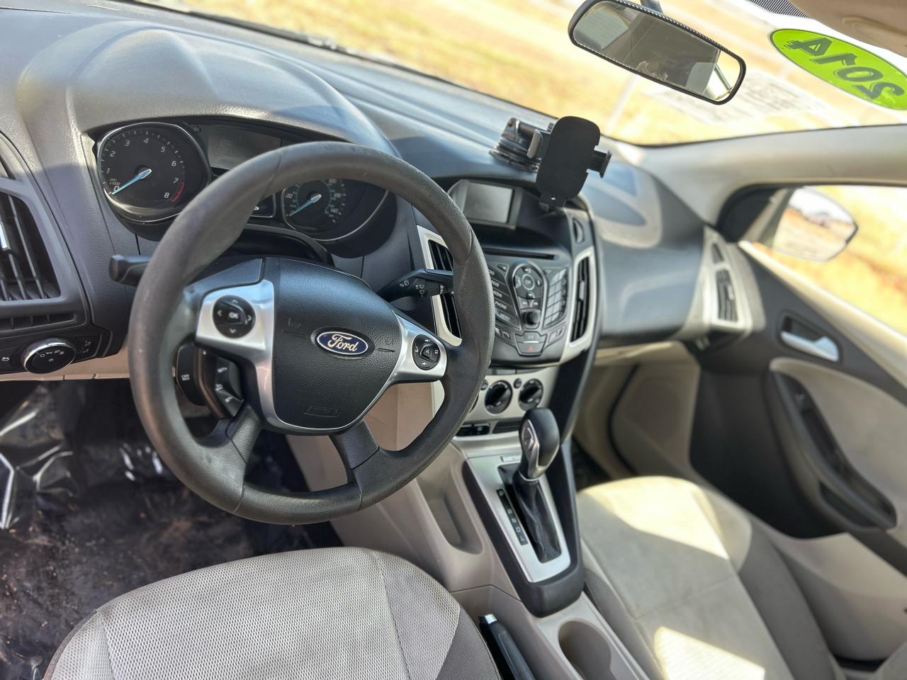 Ford Focus SE Sedan 2014