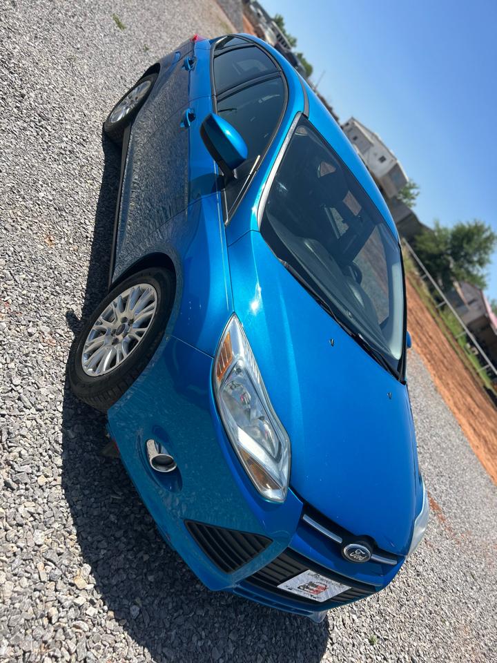 Ford Focus SE 2012