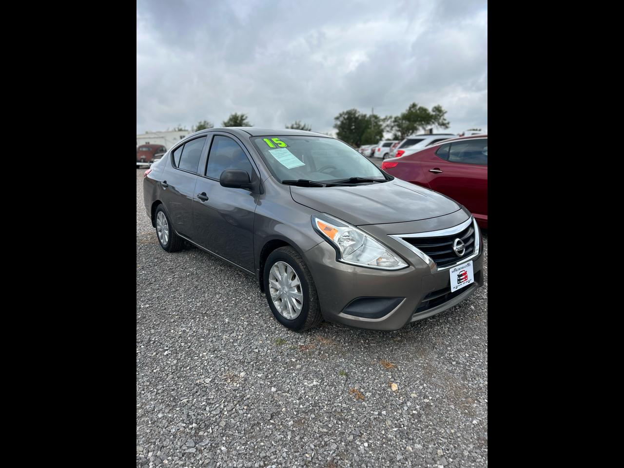 Nissan Versa 1.6 S 5M 2015