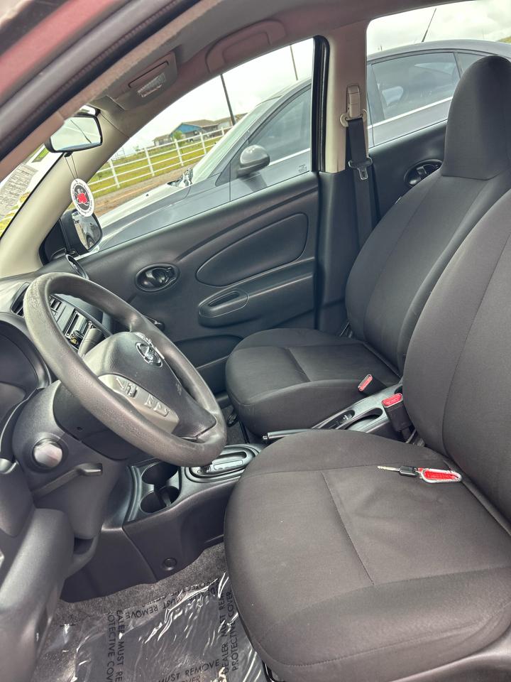 Nissan Versa 1.6 S 5M 2015