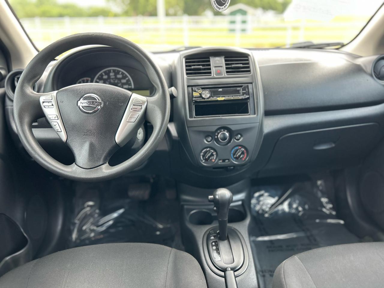 Nissan Versa 1.6 S 5M 2015