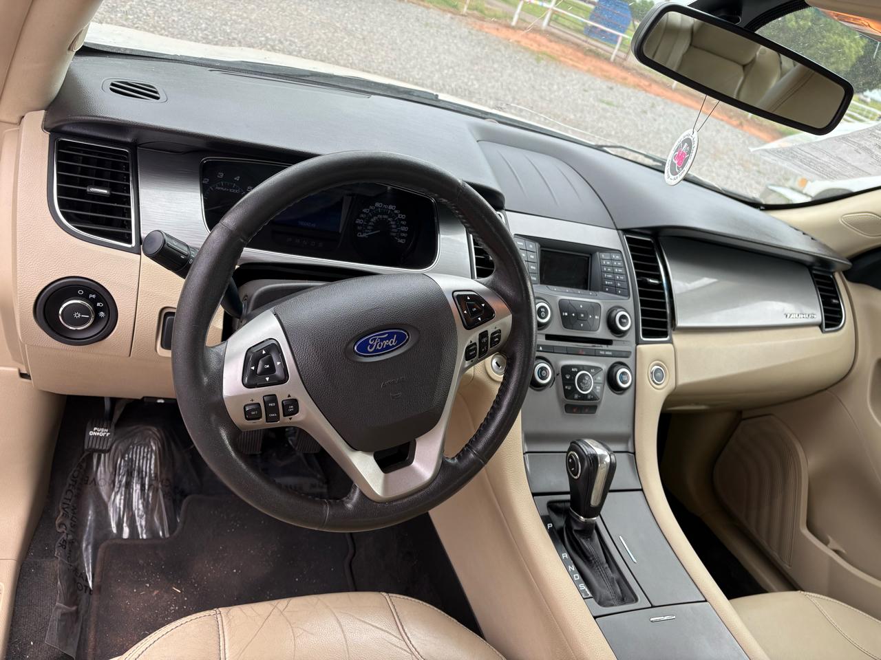Ford Taurus SEL FWD 2017