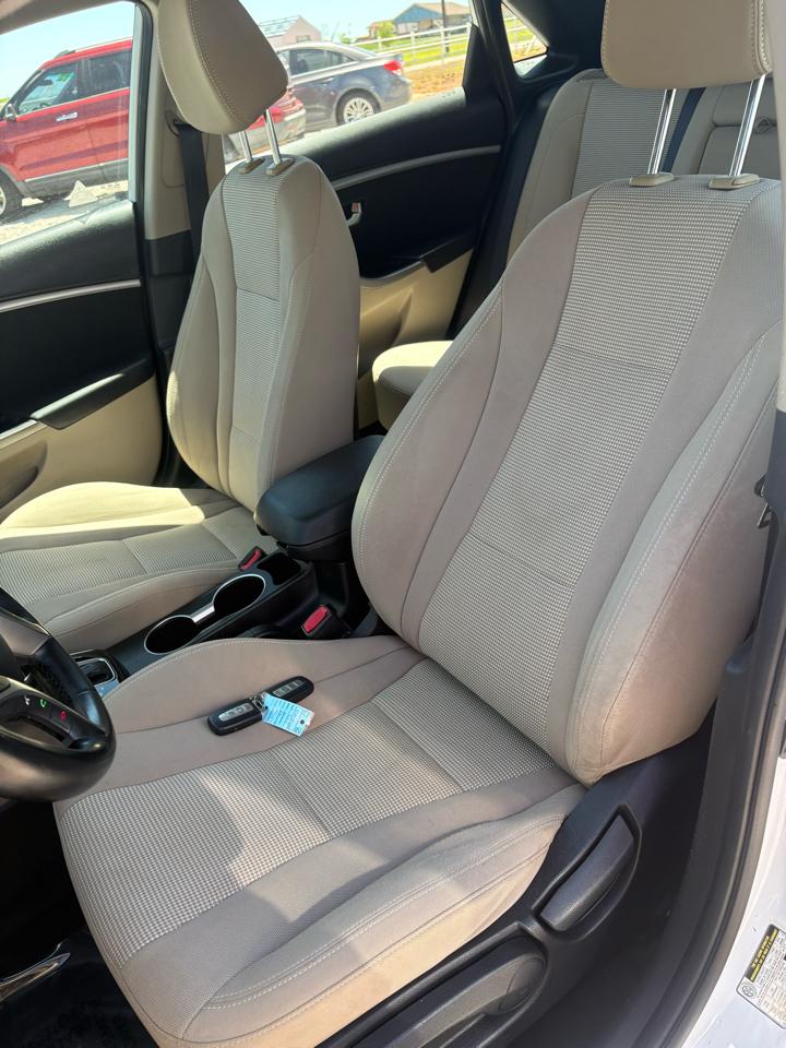 Hyundai Elantra GT A/T 2013